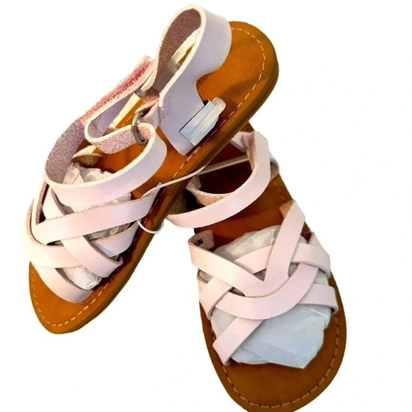Amazon Essentials Other - NWT Girls' Strappy Sandal